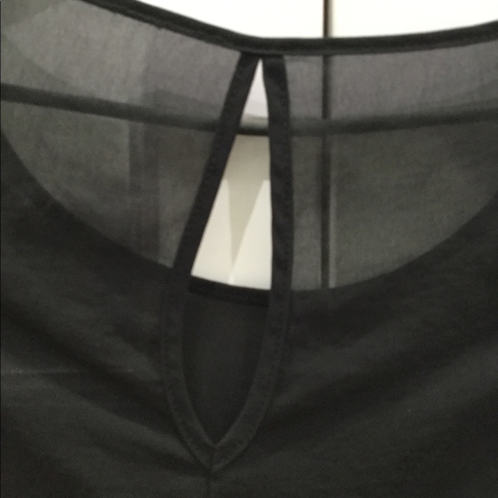 Flowing black blouse - Picture 3 of 4